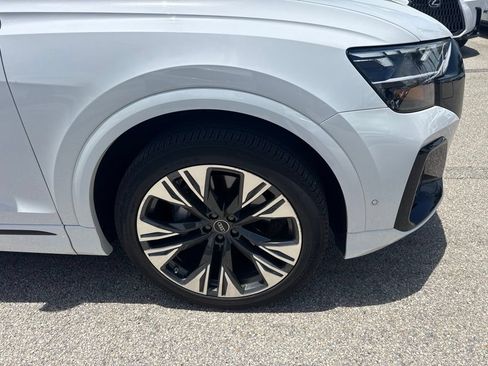Used 2025 Audi Q8 Premium Plus AWD/4WD image 3