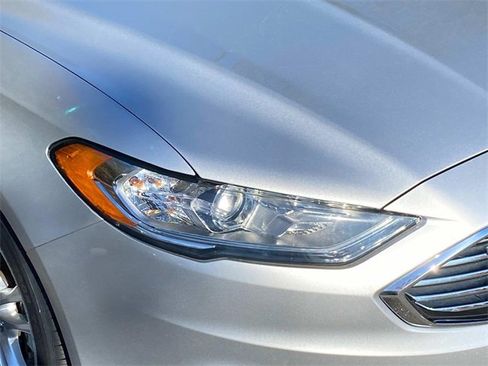 Used 2018 Ford Fusion S image 4