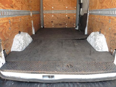 Used 2020 Ford Transit 150 Medium Roof RWD image 24