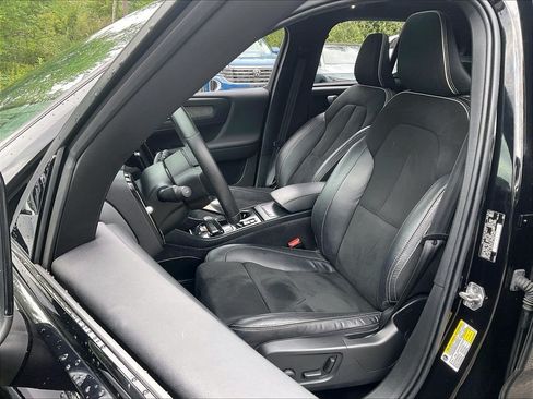 Used 2021 Volvo XC40 T5 R-Design w/ Climate Package AWD/4WD image 10