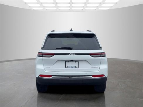 New 2025 Jeep Grand Cherokee Limited image 6