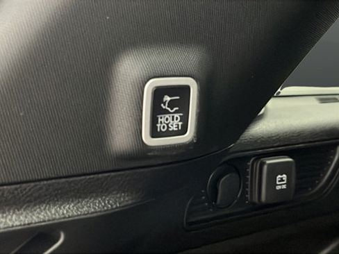 Used 2025 Jeep Grand Cherokee Limited AWD/4WD image 27