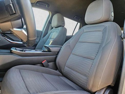 Used 2025 Chevrolet Equinox LT image 11