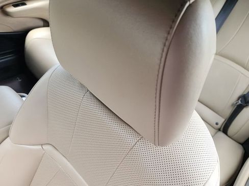 Used 2022 Lexus LS 500 w/ Accessory Package (Z2) RWD image 25