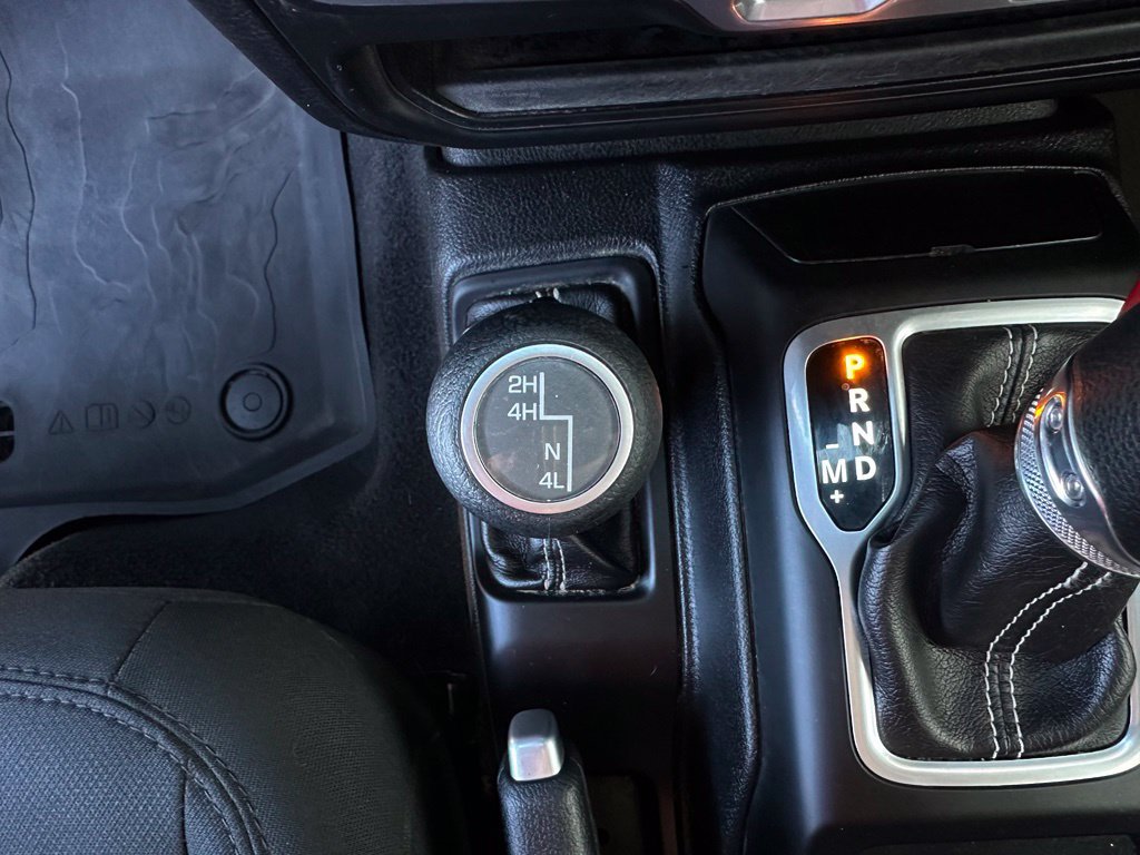 Used 2018 Jeep Wrangler Unlimited Sahara AWD/4WD image 20
