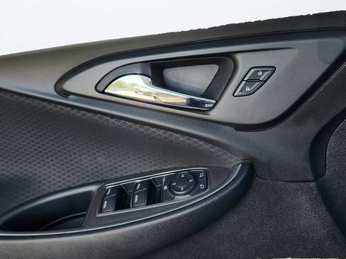 Used 2020 Chevrolet Malibu LT FWD image 15