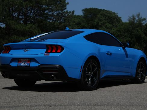Used 2024 Ford Mustang Coupe RWD image 7
