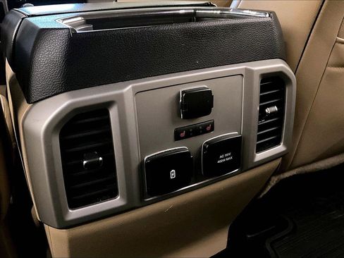 Used 2017 Ford F150 Lariat w/ Equipment Group 502A Luxury image 33