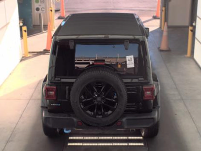 Used 2022 Jeep Wrangler Unlimited Sahara w/ Cold Weather Group AWD/4WD image 4