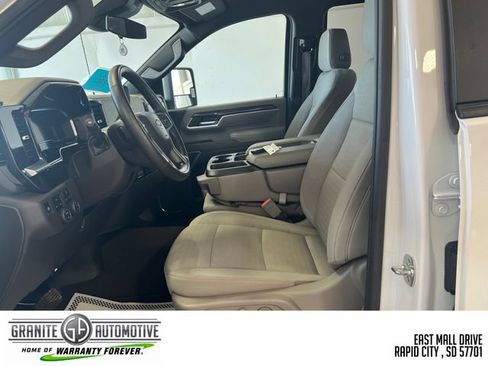 Used 2025 Chevrolet Silverado 2500 LT w/ Convenience Package AWD/4WD image 9