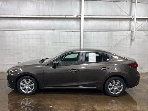 Used 2015 MAZDA MAZDA3 i Sport image 5