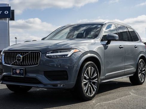 Used 2022 Volvo XC90 T5 Momentum w/ Advanced Package image 3