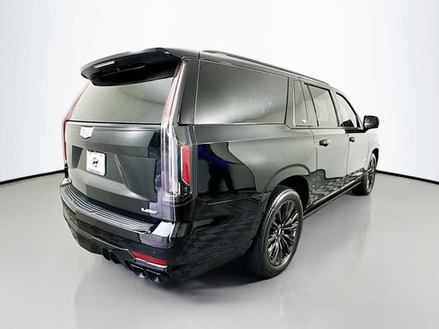 Used 2024 Cadillac Escalade ESV V w/ LPO, ONYX Package AWD/4WD image 5