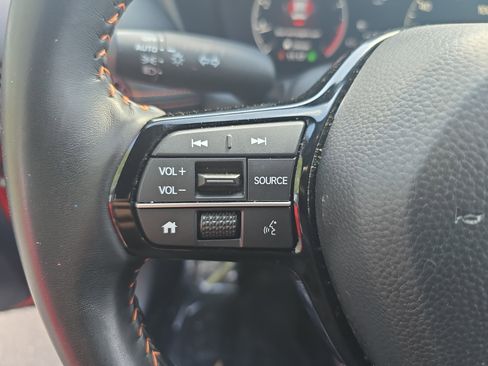 Used 2025 Honda HR-V Sport image 17