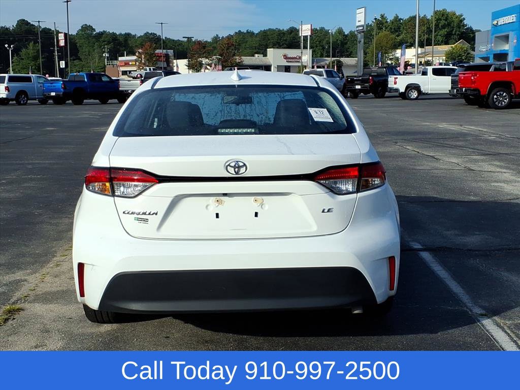 Used 2025 Toyota Corolla LE FWD image 5
