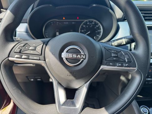 Used 2025 Nissan Versa SV FWD image 25