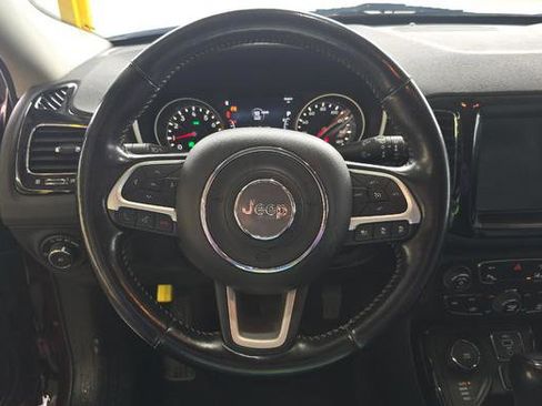 Used 2021 Jeep Compass Limited image 3