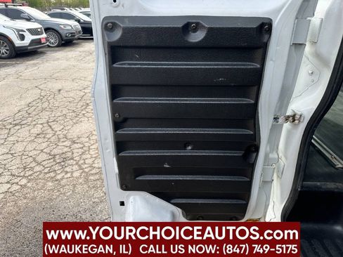 Used 2017 Chevrolet Express 2500 Extended RWD image 17