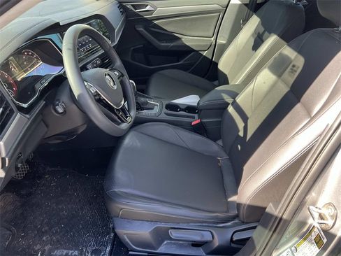 Used 2020 Volkswagen Jetta SE image 13