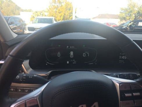 Certified 2025 Kia Telluride S image 12