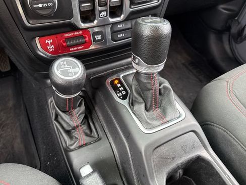 Used 2020 Jeep Wrangler Unlimited Rubicon AWD/4WD image 36