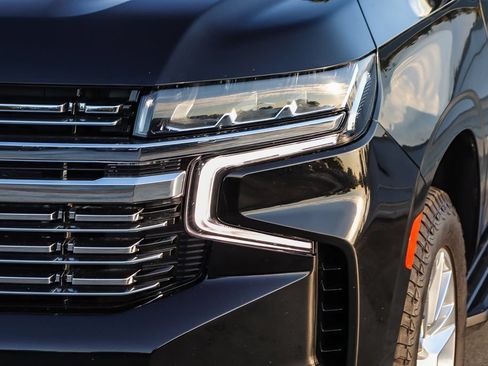 Used 2024 Chevrolet Tahoe Premier AWD/4WD image 5