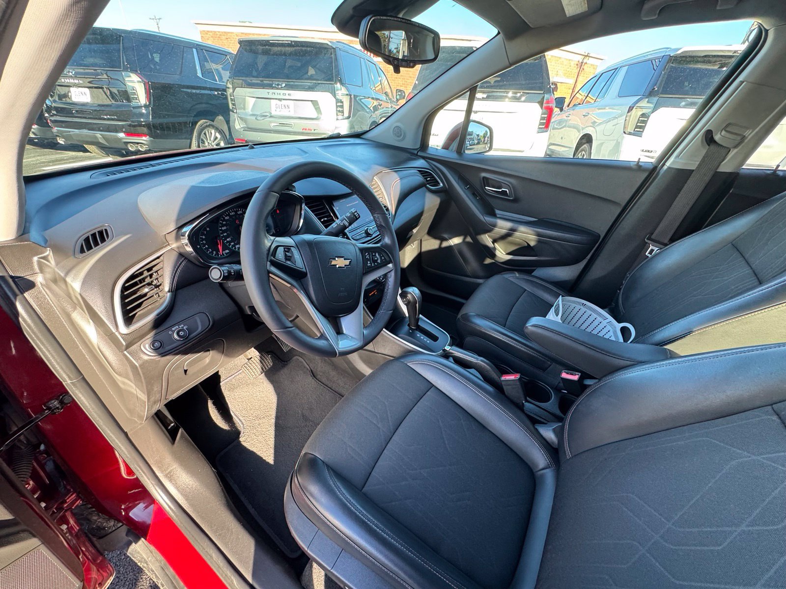 Used 2022 Chevrolet Trax LT w/ LT Convenience Package AWD/4WD image 14
