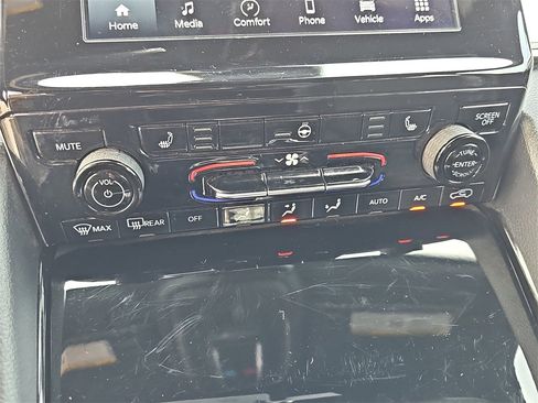 Used 2022 Jeep Grand Cherokee L Laredo image 21