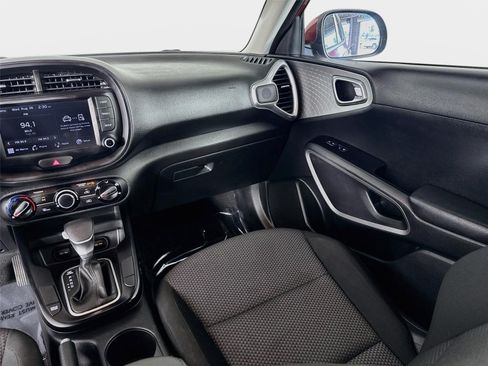 Used 2024 Kia Soul LX w/ Option Group 015 FWD image 23