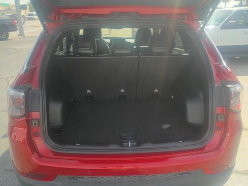 Used 2025 Jeep Compass Limited AWD/4WD image 18