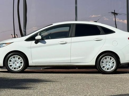 Used 2016 Ford Fiesta S FWD image 5