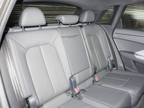 New 2025 Audi Q3 2.0T Premium image 11