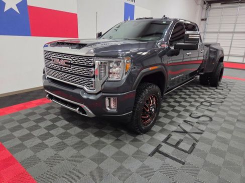 Used 2021 GMC Sierra 3500 Denali w/ Denali Ultimate Package image 3