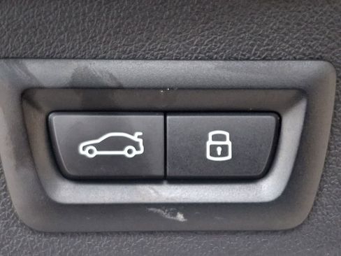 Used 2026 BMW X5 xDrive40i w/ M Sport Package image 29