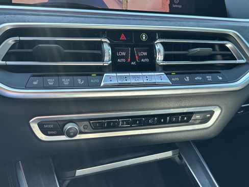 Used 2020 BMW X5 xDrive40i w/ M Sport Package AWD/4WD image 31