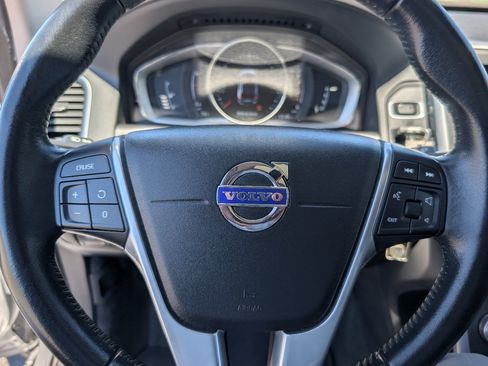 Used 2016 Volvo XC60 T5 Premier w/ Protection Package FWD image 18