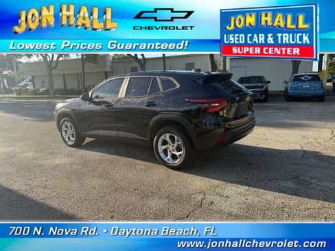 Used 2024 Chevrolet Trax LS w/ LS Convenience Package FWD image 6