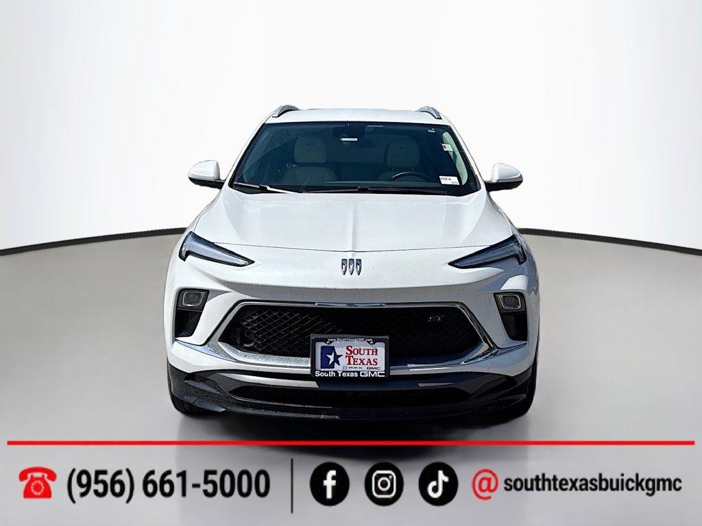 Used 2024 Buick Encore GX Sport Touring FWD image 2