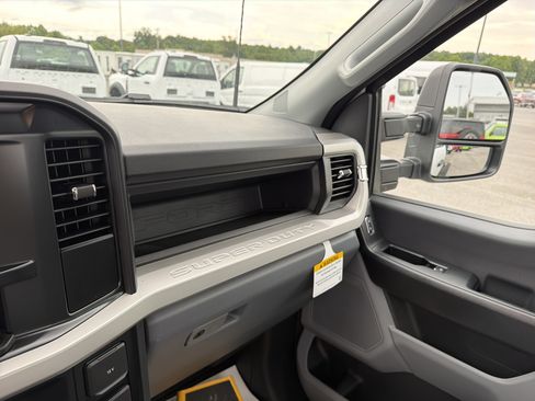 New 2026 Ford F550 4x4 Regular Cab Super Duty image 20