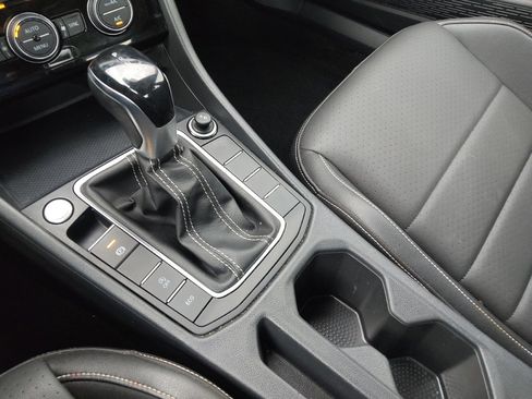 Used 2024 Volkswagen Jetta SE image 26