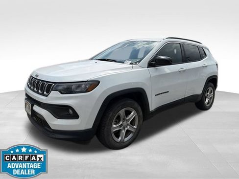 Used 2023 Jeep Compass Latitude AWD/4WD image 8