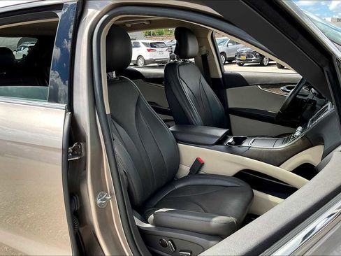 Used 2019 Lincoln Nautilus Reserve image 8