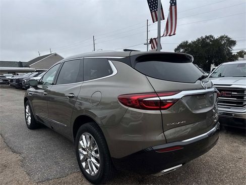 Used 2020 Buick Enclave Essence w/ Sound and Sites Package image 9