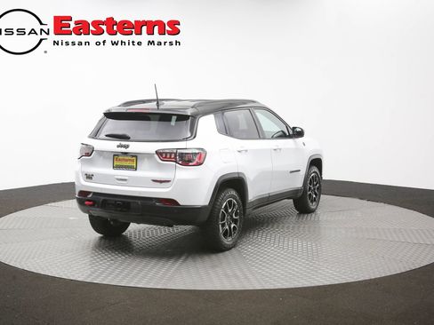 Used 2025 Jeep Compass Trailhawk w/ Trailer Tow Group AWD/4WD image 38