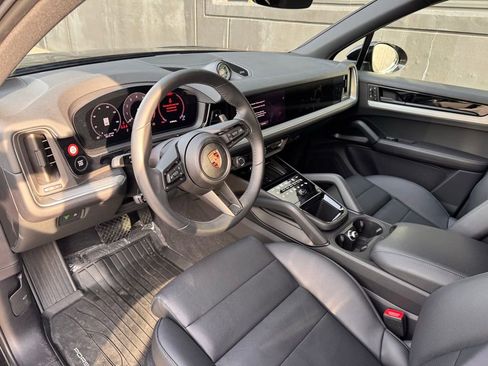 Certified 2025 Porsche Cayenne image 15