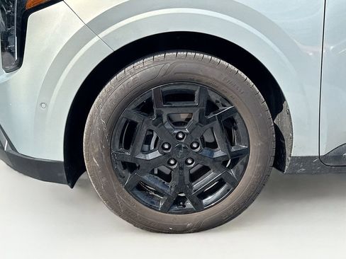 Certified 2026 Kia Carnival SX Prestige FWD image 36