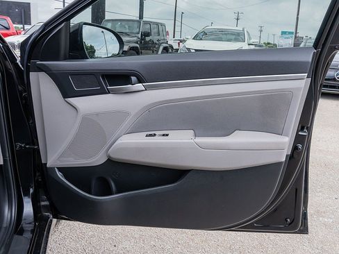 Used 2020 Hyundai Elantra SEL FWD image 12