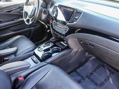 Certified 2022 Honda Pilot Black Edition image 17