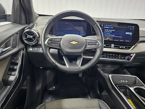 Used 2025 Chevrolet Equinox LT w/ Convenience Package II AWD/4WD image 14