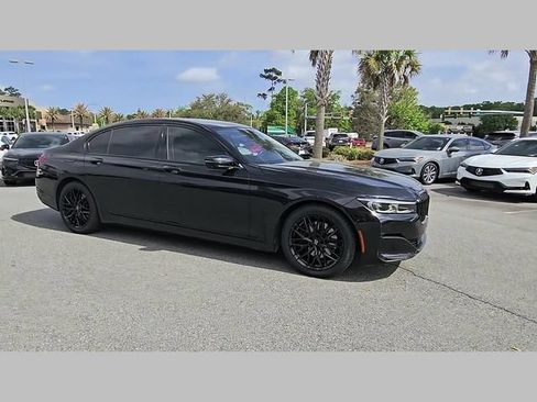 Used 2022 BMW 740i w/ Premium Package RWD image 30